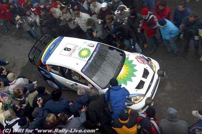 François Duval - Stéphane Prévot
72º Rallye Automobile de Monte-Carlo 2004. Ford Focus RS WRC 03 (EK52 LNP). Clasificado 3º.

Del 23 al 25 de Enero, Monaco.
Superficie: asfalto.

El Rally tenia un total de 1,331.92 Km de los que 389.12 Km divididos en 15 tramos, eran especiales (2 de ellos fueron cancelados SS1 Selonnet - Breziers 1 de 22.64 Km y SS10 Tourette du Chateau - St Antonin 2 de 24.80 Km. Uno de ellos se dio con tiempo de tramo teórico a todos los equipos, SS8 Tourette du Chateau - St Antonin 1 de 24.80 Km).

Se inscribieron 45 equipos, tomaron la salida 43, finalizaron 20.@
Palabras clave: Ford;Focus;WRC;Montecarlo;2004;parque_cerrado