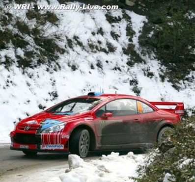 Toni Gardemeister - Jakke Honkanen
74º Rallye Automobile de Monte-Carlo 2006. Peugeot 307 WRC (268 PWX 75). Clasificado 3º.

Del 20 al 22 de Enero, Monaco.
Superficie: asfalto - nieve.

El Rally tenia un total de 1294.89 Km de los que 366.39 km divididos en 18 tramos eran especiales, (2 de ellas fueron canceladas SS3 Pierlas - Ilonse 1 de 23.22 Km y SS11 La Tour sur Tinee - Utelle 2 de 18.73 Km).

Se inscribieron 53 equipos, tomaron la salida 51, finalizaron 43.@
Palabras clave: Toni_Gardemeister;Peugeot;WRC;Montecarlo;2006;nieve