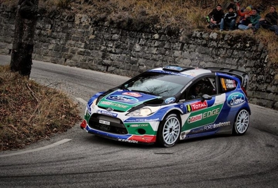 Petter Solberg - Chris Patterson
80º Rallye Automobile de Monte-Carlo 2012. Ford Fiesta RS WRC (PX61 AWU). Clasificado 3º.

Del 17 al 22 de Enero, Valence - Monaco.
Superficie: asfalto - nieve.

El Rally teni­a un total de 1772.52 km de los que 433.36 Km divididos en 18 tramos eran especiales.

Se inscribieron 82 equipos, tomaron la salida 73, finalizaron 45.@
Palabras clave: Petter_Solberg;Ford;Fiesta;RS;WRC;Montecarlo;2012
