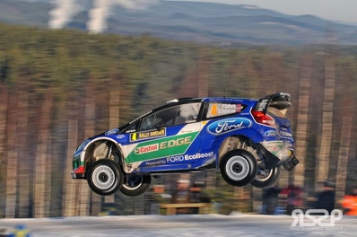 Petter Solberg - Chris Patterson
60º Rally Sweden 2012. Ford Fiesta RS WRC (PX61 AWU). Clasificado 4º.

De 9 al 12 de Febrero, Karlstad.
Superficie: nieve.

El Rally tenia un total de 1842.60 km de los que 349.16 Km divididos en 22 tramos eran especiales.

Se inscribieron 47 equipos, tomaron la salida 43, finalizaron 34.@
Palabras clave: Petter_Solberg;Ford;Fiesta;RS;WRC;Suecia;2012;nieve;