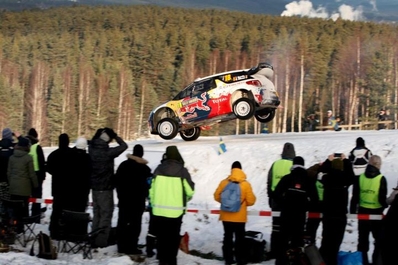 Thierry Neuville - Nicolas Gilsoul
60º Rally Sweden 2012. Citröen DS3 WRC (BF-735-XB). Clasificado 12º.

De 9 al 12 de Febrero, Karlstad.
Superficie: nieve.

El Rally tenia un total de 1842.60 km de los que 349.16 Km divididos en 22 tramos eran especiales.

Se inscribieron 47 equipos, tomaron la salida 43, finalizaron 34.@
Palabras clave: Thierry_Neuville;Nicolas;Gilsoul;Citroen;DS3;WRC;Suecia;2012;nieve;