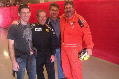 Jean Ragnotti 2012
Aqui estamos mi sobrino Jordi en la izquierda de la imagen, un buen amigo, Xavi, con el mono de comisario del Circuit, y yo en el lado izquierdo de Jean.
World Series by Renault. Circuit de Catalunya. 21-10-12

Palabras clave: ;Personajes;2012;Circuit_Catalunya