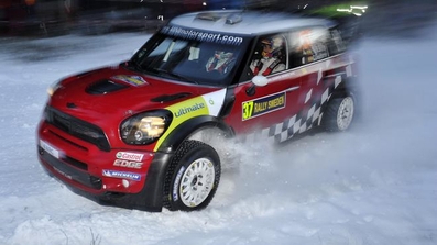 Dani Sordo - Carlos del Barrio
60º Rally Sweden 2012. Mini John Cooper Works (4WRC).
Abandonó por perder la correa del alternador que pasaba por la bomba de agua y subir mucho la temperatura dañando el motor en SS8 Finnskogen 2 de 20.97 km.

De 9 al 12 de Febrero, Karlstad.
Superficie: nieve.

El Rally tenia un total de 1842.60 km de los que 349.16 Km divididos en 22 tramos eran especiales.

Se inscribieron 47 equipos, tomaron la salida 43, finalizaron 34.
@
Palabras clave: ;Mini;Cooper;Suecia;2012;nieve
