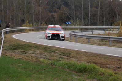 Josep Mª Membrado - Jordi Vilamala
54º Rallye 2000 Viratges 2014. Mitsubishi Lancer Evo X. Clasificado 1º.

El Rally tenia 88.26 Km cronometrados divididos en 10 tramos.
Tomaron la salida 99 equipos, 60 de ellos para el Campeonato de Catalunya Velocidad, 27 Regularidad y 12 de ECOseries.

Foto en B2 Vilaredes.
Palabras clave: 2000_Viratges;Manresa;Biela_Club_Manresa;2014