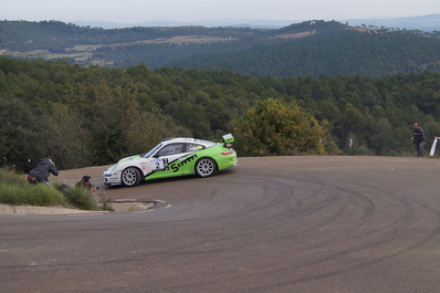 Albert Orriols - Manel Muñoz
54º Rallye 2000 Viratges 2014. Porsche 911 GT3. Clasificado 2º.
El Rally tenia 88.26 Km cronometrados divididos en 10 tramos.

Tomaron la salida 99 equipos, 60 de ellos para el Campeonato de Catalunya Velocidad, 27 Regularidad y 12 de ECOseries.

Foto en A1 Taurons.
Palabras clave: 2000_Viratges;Manresa;Biela_Club_Manresa;2014