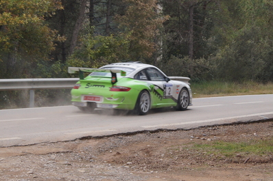Albert Orriols - Manel Muñoz
54º Rallye 2000 Viratges 2014. Porsche 911 GT3. Clasificado 2º.

El Rally tenia 88.26 Km cronometrados divididos en 10 tramos.
Tomaron la salida 99 equipos, 60 de ellos para el Campeonato de Catalunya Velocidad, 27 Regularidad y 12 de ECOseries.

Foto en B2 Vilaredes.
Palabras clave: 2000_Viratges;Manresa;Biela_Club_Manresa;2014