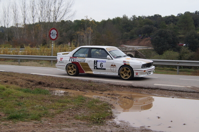 Josep Mª Martinez - Luka Larrossa
54º Rallye 2000 Viratges 2014. BMW M3 E30. Clasificado 4º.

El Rally tenia 88.26 Km cronometrados divididos en 10 tramos.
Tomaron la salida 99 equipos, 60 de ellos para el Campeonato de Catalunya Velocidad, 27 Regularidad y 12 de ECOseries.

Foto en B2 Vilaredes.
Palabras clave: 2000_Viratges;Manresa;Biela_Club_Manresa;2014