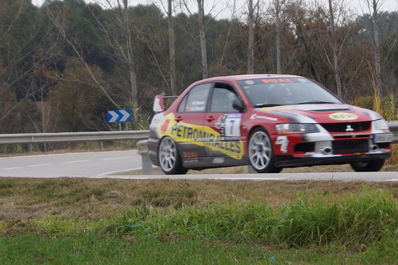 Miquel "Miki" Marsol - Llorenç Martin 
54º Rallye 2000 Viratges 2014. Mitsubishi Lancer Evo IX. Clasificado 22º a causa de una penalizacion de 16m 20s.

El Rally tenia 88.26 Km cronometrados divididos en 10 tramos.
Tomaron la salida 99 equipos, 60 de ellos para el Campeonato de Catalunya Velocidad, 27 Regularidad y 12 de ECOseries.

Foto en B2 Vilaredes.
Palabras clave: 2000_Viratges;Manresa;Biela_Club_Manresa;2014