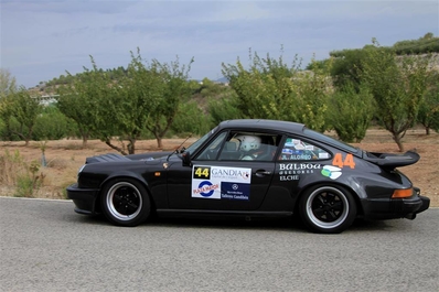Jose Luis Alonso Girona - Javier Macia Perez
9º Rallye Ciutat de Gandà­a 2014. Porsche 911 SC
Competia en Campeonato de Regularidad Sport
El Rally tenia un total de 347,71 Km  de los que 246,35 Km eran 7 especiales
Tomaron la salida 28 participantes y finalizaron 19
Palabras clave: Porsche;Gandia