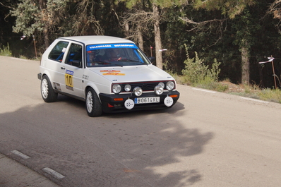 Pere Serrat - Pere Serrat
54º Rallye 2000 Viratges 2014. Vokswagen Golf.

El Rally tenia 88.26 Km cronometrados divididos en 10 tramos.
Tomaron la salida 99 equipos, 60 de ellos para el Campeonato de Catalunya Velocidad, 27 Regularidad y 12 de ECOseries.

Foto en A1 Taurons
Campeonato de Regularidad.
Palabras clave: 2000_Viratges;Manresa;Biela_Club_Manresa;2014