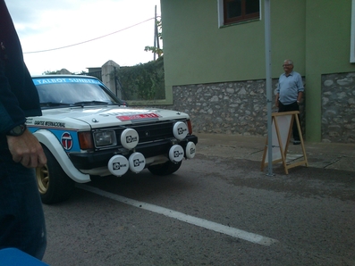 Ramon Vidal - Isabel Juidias
60º Rally Costa Brava 2012. Porsche 911 SC.
Control horario Stop llegadas en el tramo de Les Serres de 12,67Km.
Campeonato España de Rallys de Regularidad para Vehà­culos Històricos /Copa de Catalunya de Regularidad Sport
Palabras clave: Talbot;Lotus;Sunbeam;Costa_Brava;2012